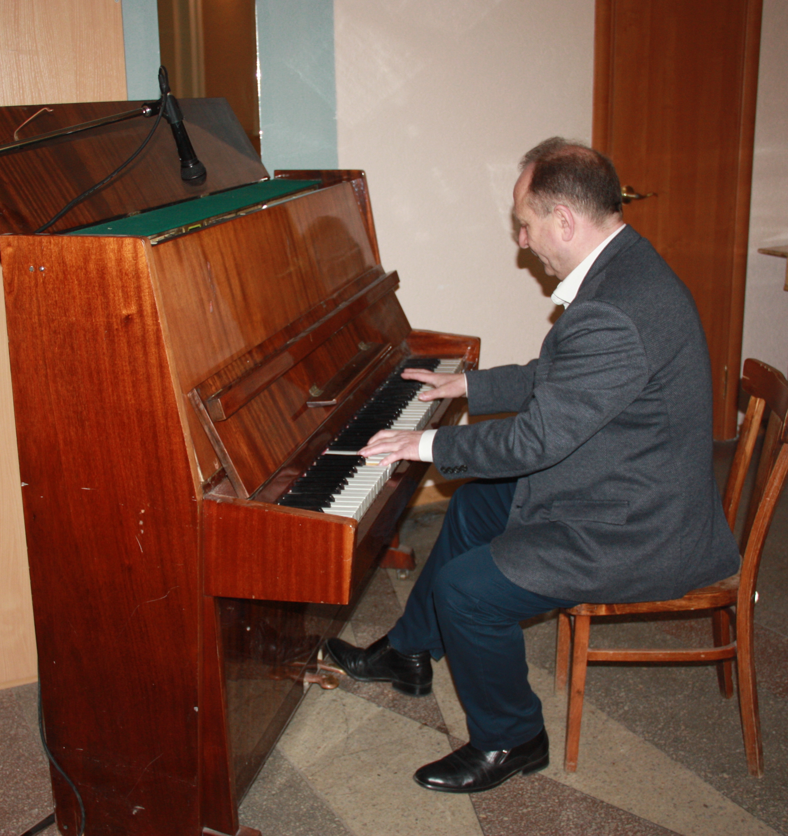 Подарунок від декана Чайки Володимира Мирославовича